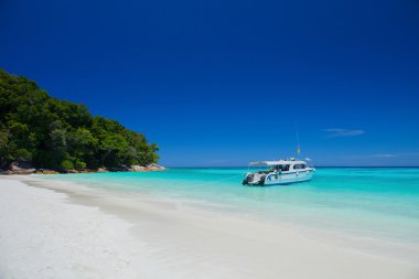 Beyaz kum plaj, Andaman Denizi Tayland güneyinde