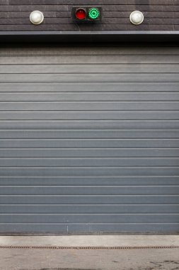 Trafik lambalı otomatik kapı