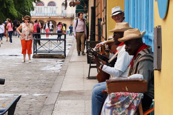 Lokale Musiker Vor Einem Restaurant Spielen Typische Kubanische Musik — Stockfoto