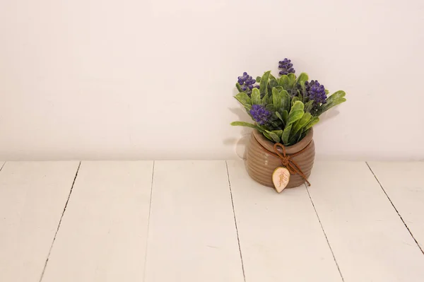 Small Isolated Lavender Plant Brown Ceramic Pot Placed White Wood — Stock Photo, Image