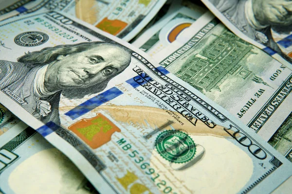 Blízký Pohled 100 Dolarové Bankovky Uvnitř Softboxu Bílým Osvětlením — Stock fotografie
