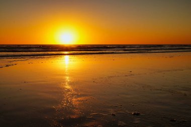 Sahilde gün doğumu. La Lucila, Buenos AIres 'te çekildi.