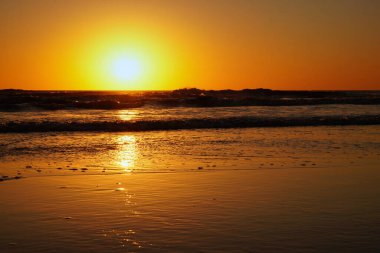 Sahilde gün doğumu. La Lucila, Buenos AIres 'te çekildi.