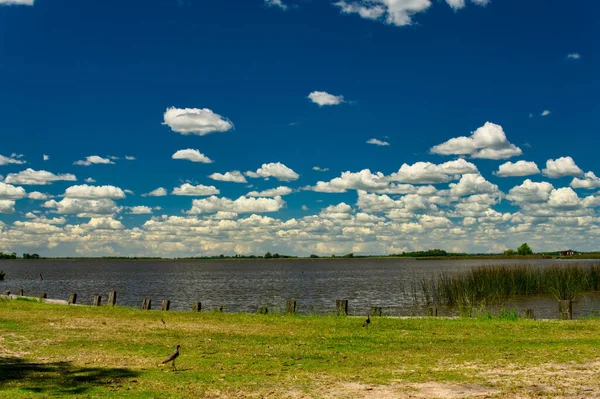 Landschap Van Lobos Meer Een Warme Lente Ochtend Onder Een — Stockfoto