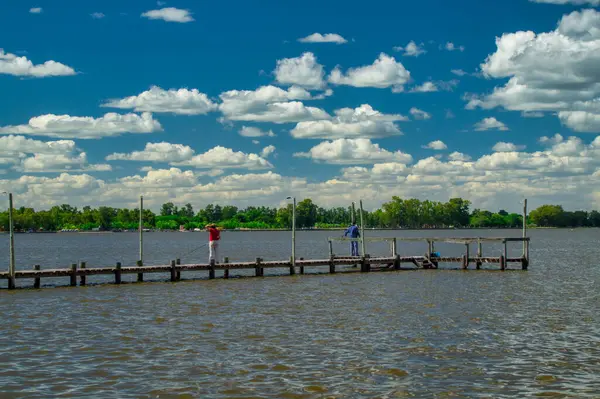 Gente Pescando Desde Viejo Muelle Madera Lago Lobos Tomado Una — Foto de Stock