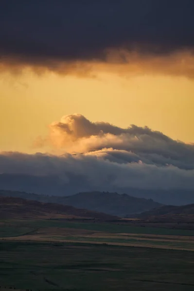 Alacsony Felhők Keverednek Hegyekkel Naplementekor Sierra Ventana Ban — Stock Fotó