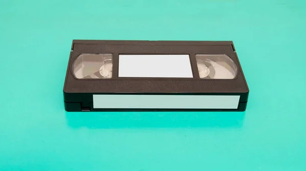 Vista Ravvicinata Vecchio Nastro Vhs Con Etichetta Vuota Una Superficie — Foto Stock