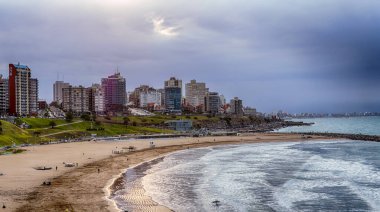   Mar del Plata 'nın manzarası, Buenos Aires, Arjantin. Soğuk bir kış öğleden sonra çekildi.                                