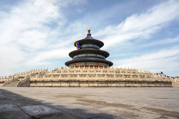 Meydandaki Cennet Tapınağı. Çin mimari cazibesi