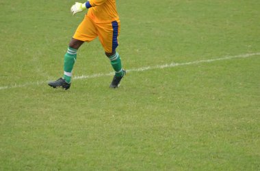 Futbol kaleci çalışıyor