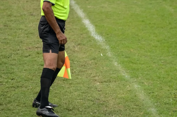 Árbitro assistente de futebol — Fotografia de Stock