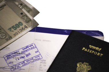 Seyahat ederken ihtiyacın olan tüm evrak işlerini kapat..