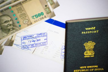 Seyahat ederken ihtiyacın olan tüm evrak işlerini kapat..