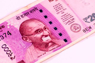 Koronavirüs salgını Hint ekonomisine etki ediyor. Hindistan iş dünyası ve finans piyasası üzerinde salgın etkisi. 