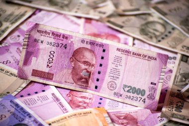 Koronavirüs salgını Hint ekonomisine etki ediyor. Hindistan iş dünyası ve finans piyasası üzerinde salgın etkisi. 