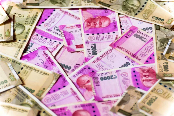 インドの紙幣の背景にインドの500ルピーの財布の閉鎖 — ストック写真