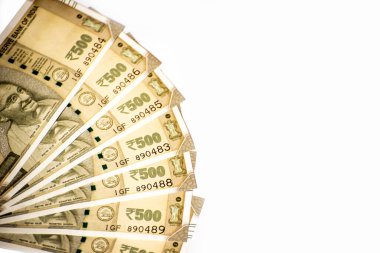 Hindistan 500 rupi banknot beyaz arka planda izole