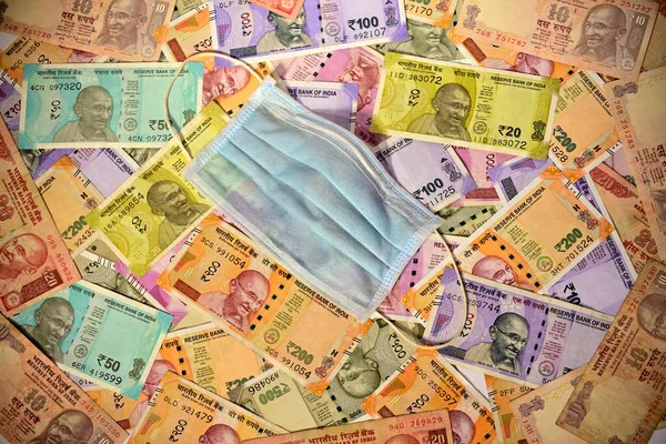Ochranná Maska Obličeje Indické Papírové Měny Jako Pozadí — Stock fotografie