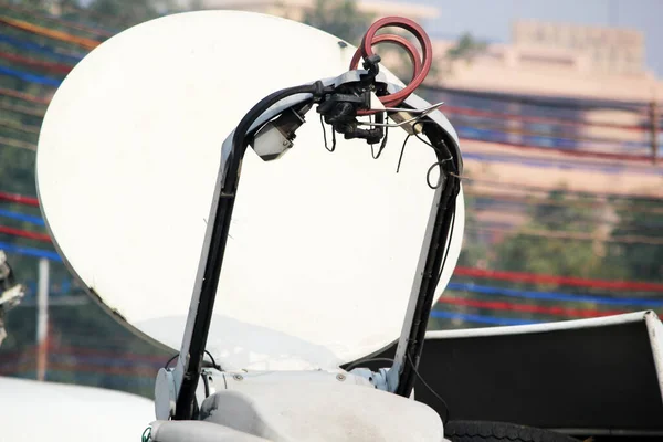 Communication Dish Antenna Top Van Roof — 스톡 사진