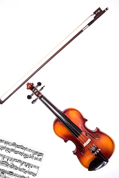 Framifrån Violin Med Fiolpinne Isolerad Vit Bakgrund — Stockfoto
