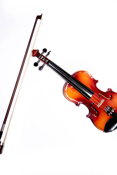 Vista Frontal Violino Com Vara Violino Isolada Sobre Fundo Branco — Fotografia de Stock