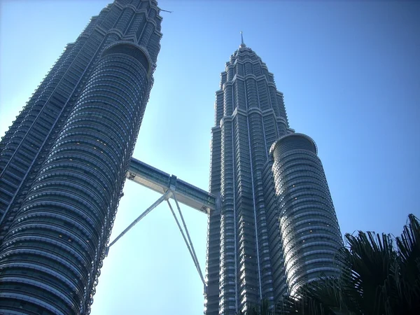 Olhando Para Famosas Torres Petronas — Fotografia de Stock