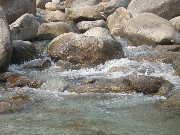 Fließender Fluss — Stockfoto