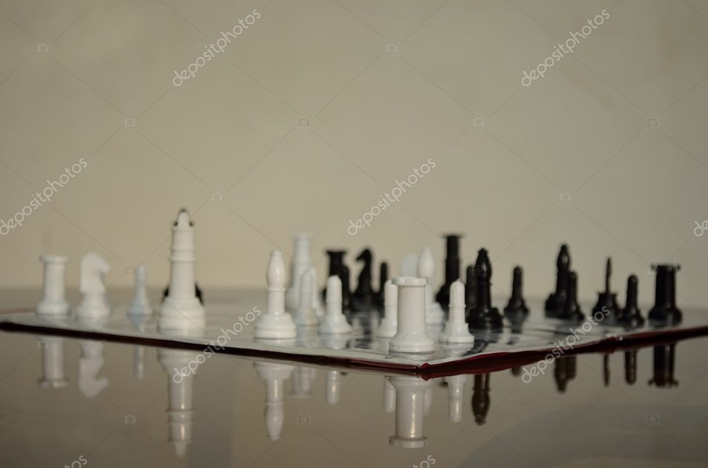 Fotografia do Stock: bispo claro branca Peça de Jogo de Xadrez 3d Render  isolado fundo branco