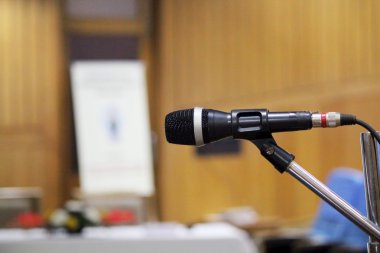 Mikrofon bir konferansta.