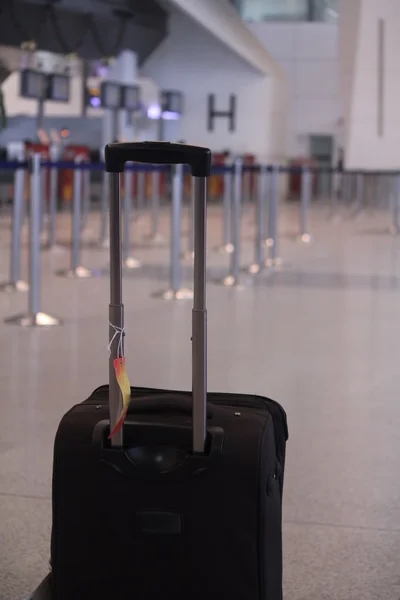 Закрытая сумка в аэропорту . — стоковое фото