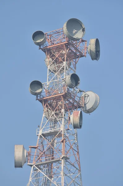 Torre de comunicación —  Fotos de Stock