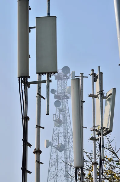 Torre de comunicación — Foto de Stock