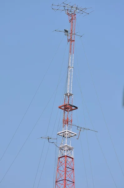 Torre de comunicación —  Fotos de Stock