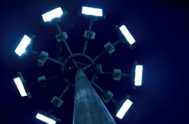 Bir gece aydınlatma Kulesi.