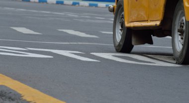 Araba hareket ediyor