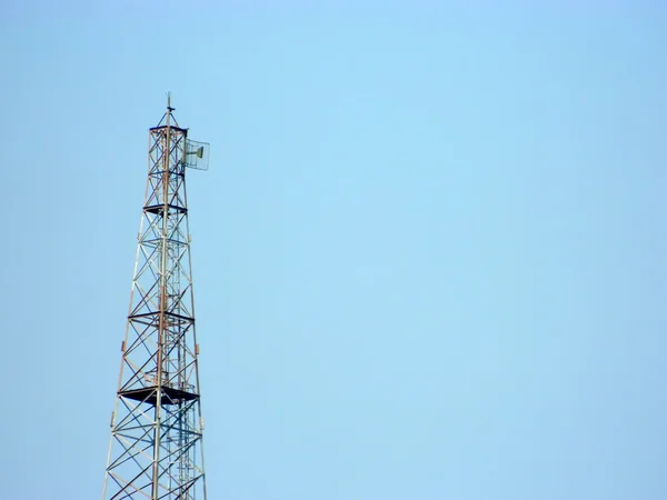 Torre de comunicação — Fotografia de Stock