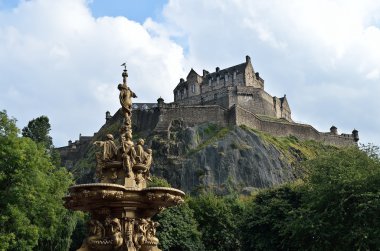 Edinburgh Castle çeşme ile