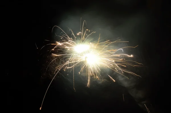 Взрыв фейерверка — стоковое фото