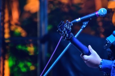 Çocuk oyun gitar