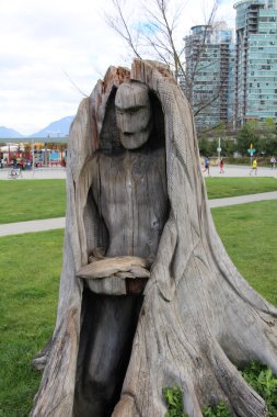 Oyma ağaç kütüğü