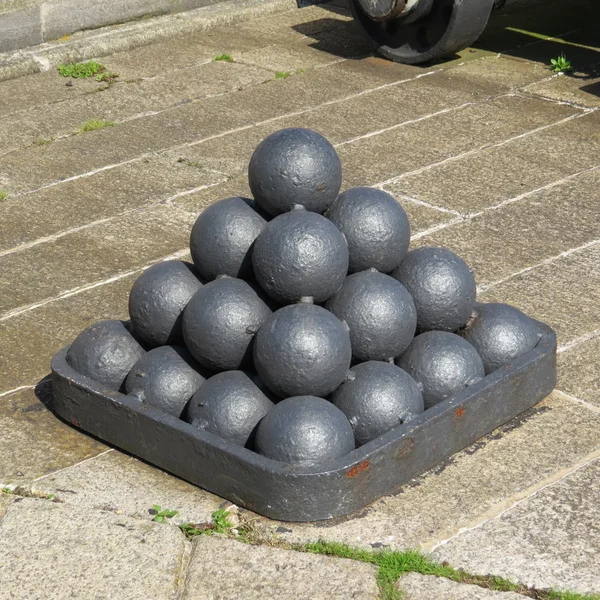 Cannon Balls — Stock Photo, Image