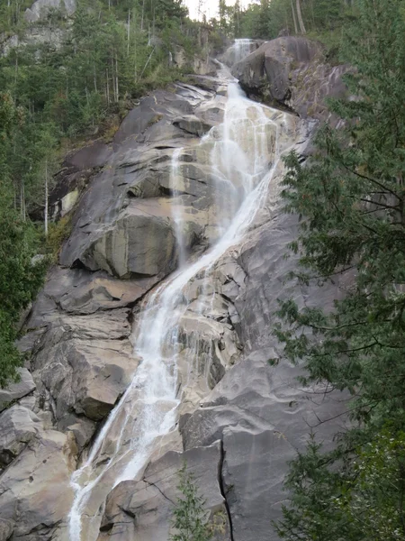 Shannon Falls w pobliżu Squamish, Kanada — Zdjęcie stockowe