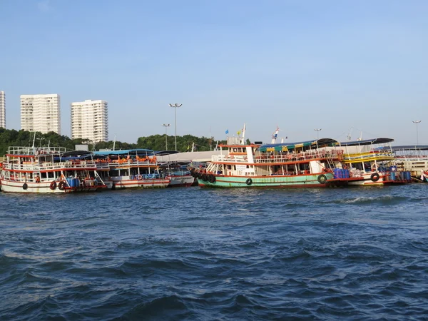 Vista de la ciudad de Pattaya del agua. — Foto de Stock