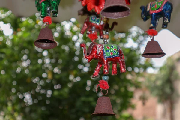 Ujjain Indie Sierpnia 2020 Rajasthani Handicraft Słonie Ścienno Drzwiowe Prezentacja — Zdjęcie stockowe