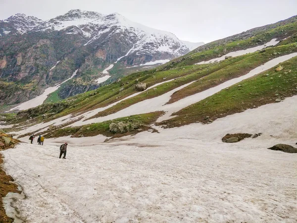 Manali Indie Czerwca 2019 Walka Podczas Wspinaczki Stromy Szczyt Himalajów — Zdjęcie stockowe