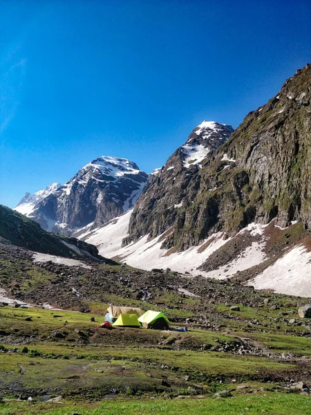 Bellissimo Campeggio Alta Quota Tra Possenti Indiano Himalayan Mountain Valley — Foto Stock