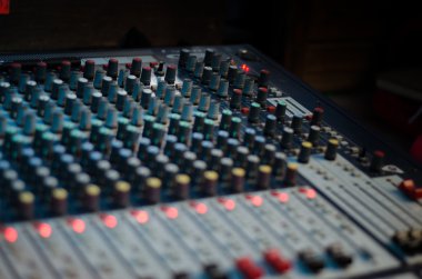 güç amplifikatörü