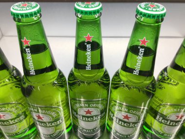 Bir şişe Heineken birası Bangkok 3 Ekim 2020, makro