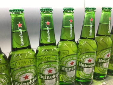 Bir şişe Heineken birası Bangkok 3 Ekim 2020, makro