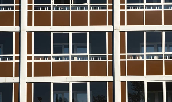 Transparente Fenster mit braunen Akzenten. Hintergrundtextur. — Stockfoto